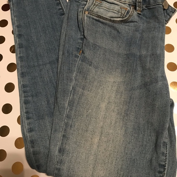 Mid Rise Jeans - Picture 3 of 8